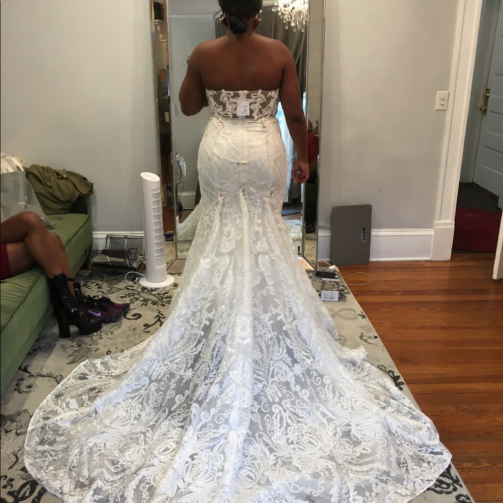 Wedding Dress - Picture 3 of 4